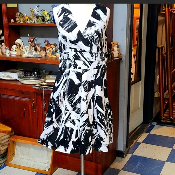 Paint Splatter Abstract Print Dress 👗 - Picture 1 of 8